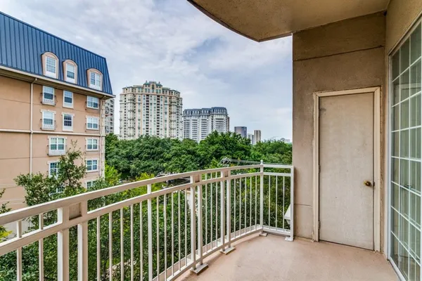 $425,000 | 3225 Turtle Creek Boulevard, Unit 446, Dallas, TX 75219