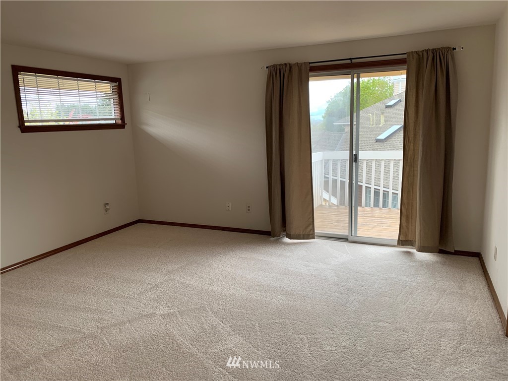 19017 104th Place Southeast Renton, WA 98055 - Photo 13 of 23