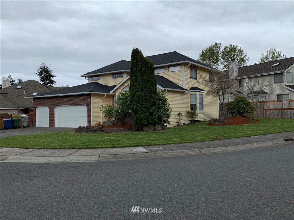 19017 104th Place Southeast Renton, WA 98055 - Photo 3 of 23