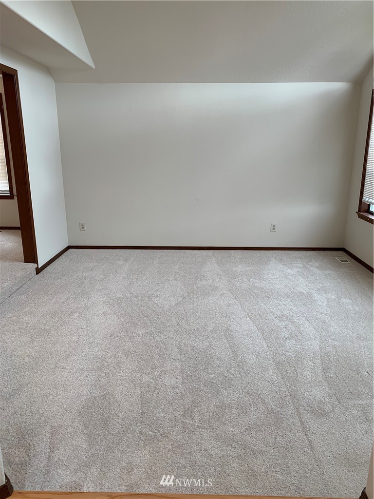 19017 104th Place Southeast Renton, WA 98055 - Photo 9 of 23