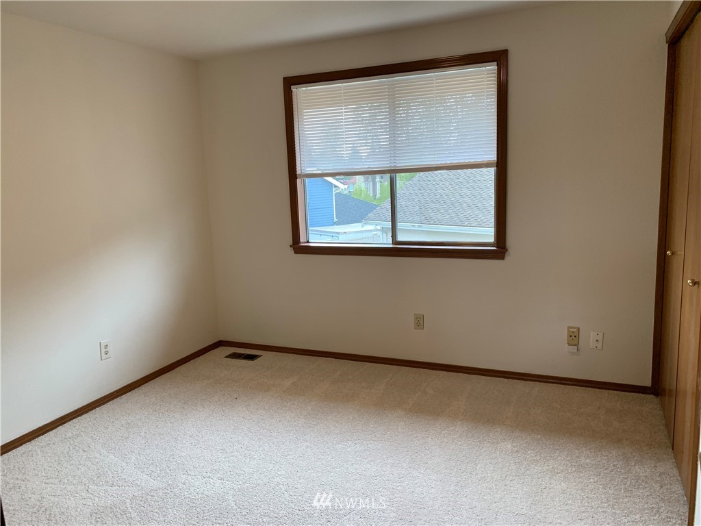 19017 104th Place Southeast Renton, WA 98055 - Photo 10 of 23