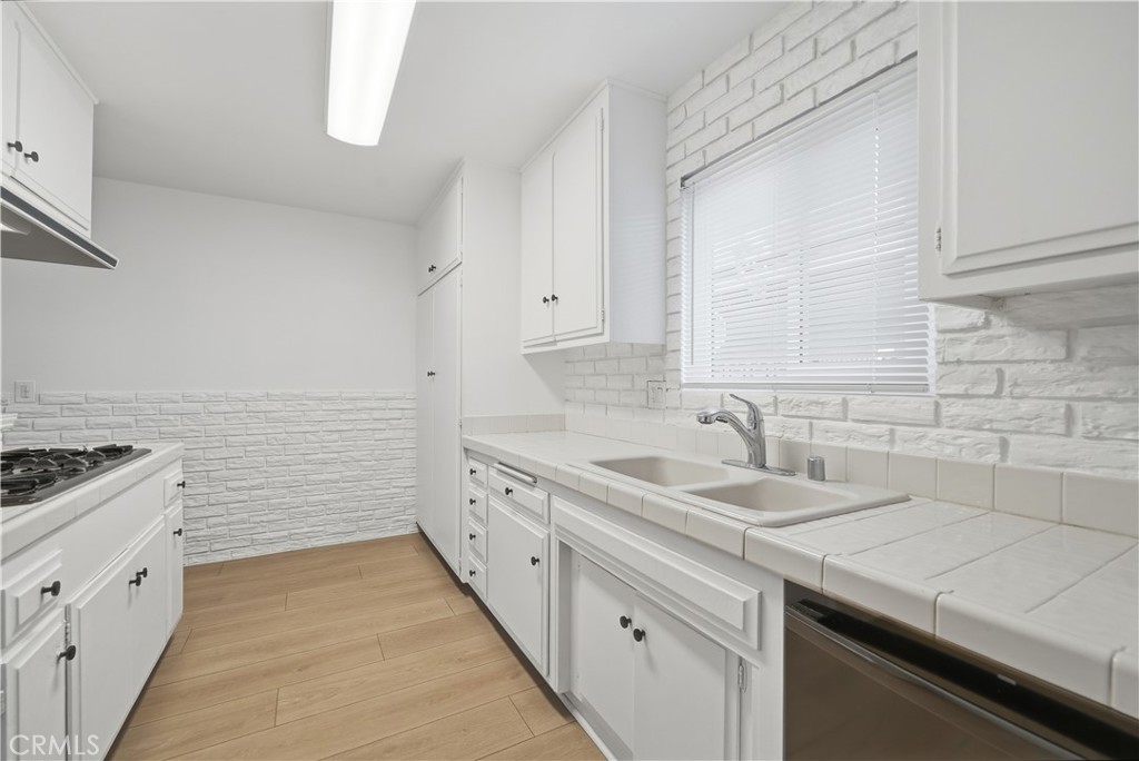 11709 Pounds Avenue Whittier, CA 90604 - Photo 9 of 39 Kitchen view looking in from garage entry