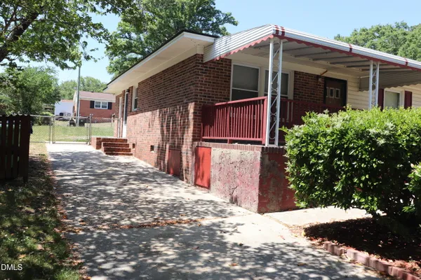 $1,700 | 2804 Newark Drive, Raleigh, NC 27610