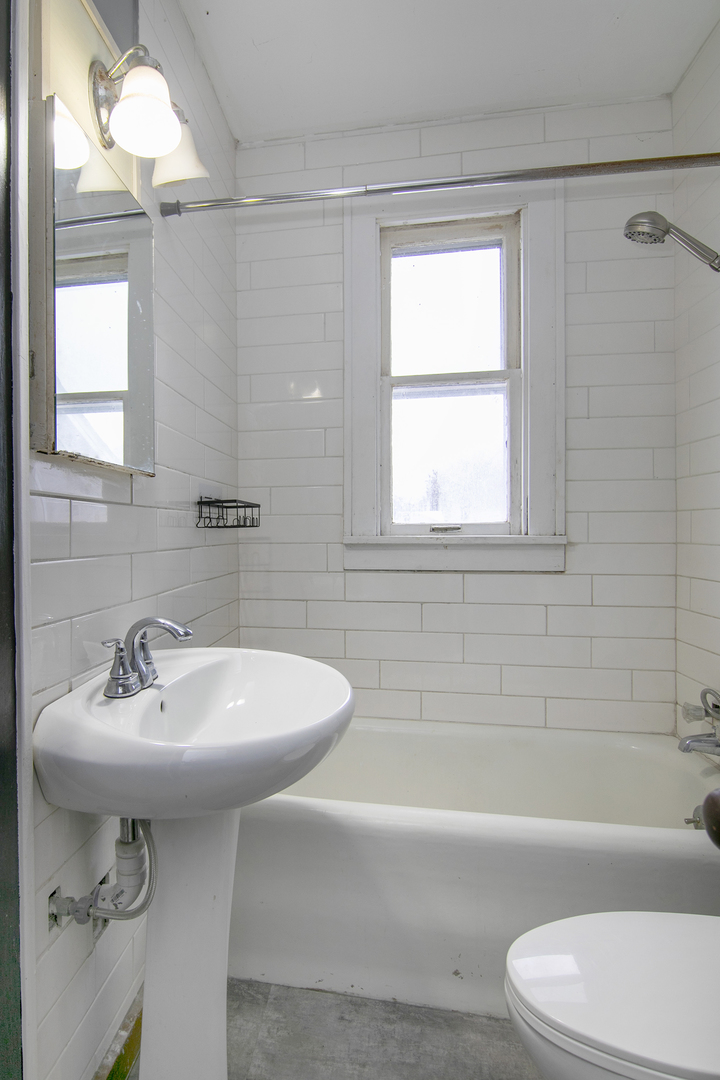 404 East Main Street Ashkum, IL 60911 - Photo 11 of 22