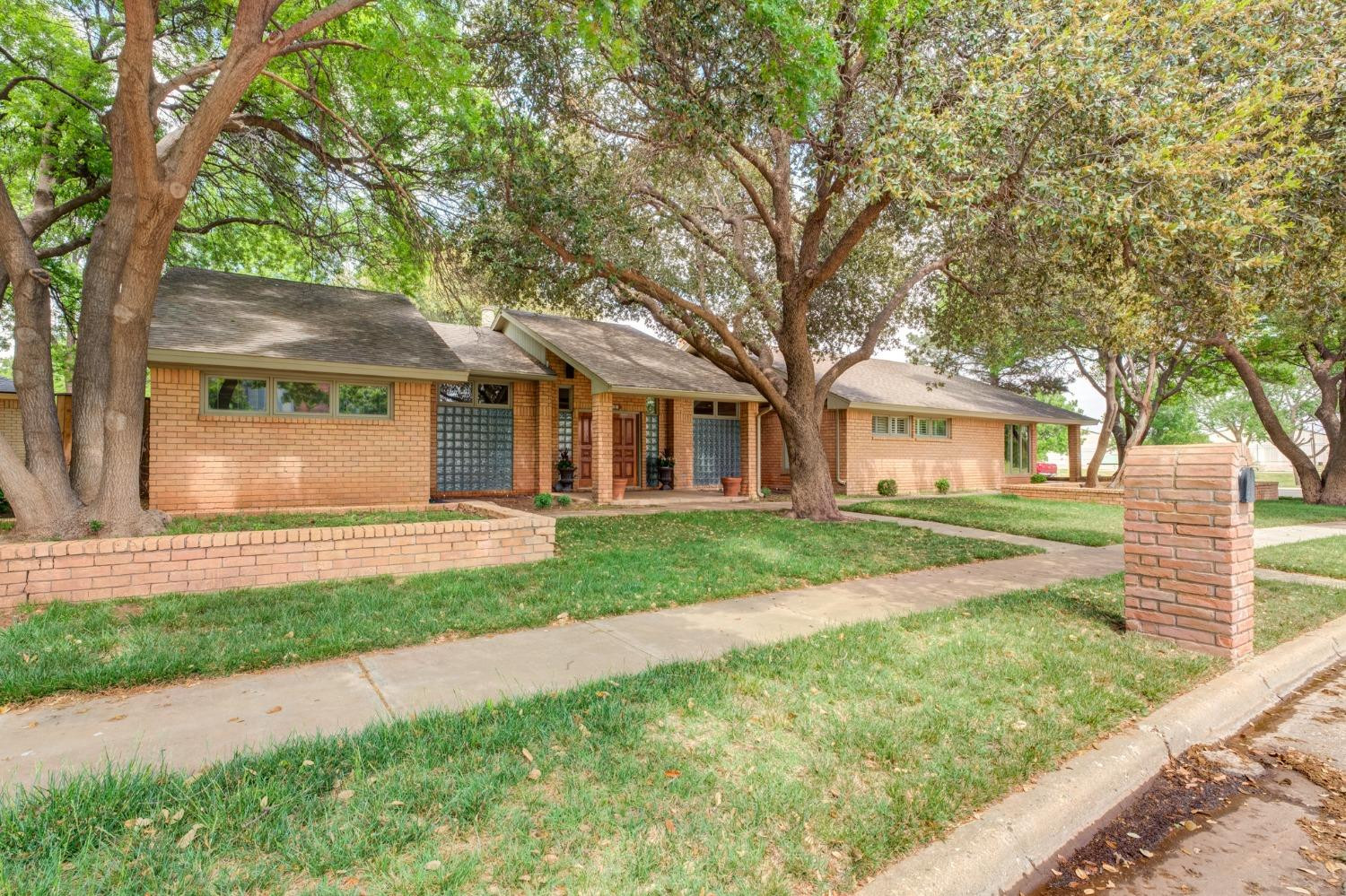 4002 88th Place Lubbock, TX 79423 - Photo 2 of 50 Photo 2
