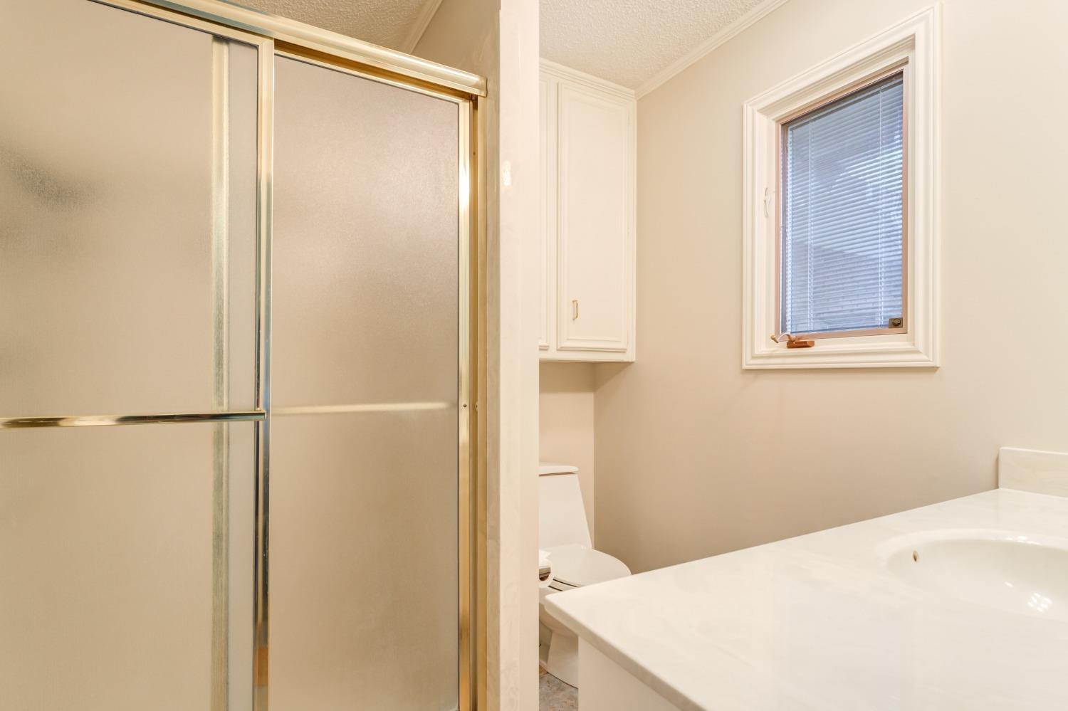 4002 88th Place Lubbock, TX 79423 - Photo 35 of 50 Guest Bedroom with Private Bath