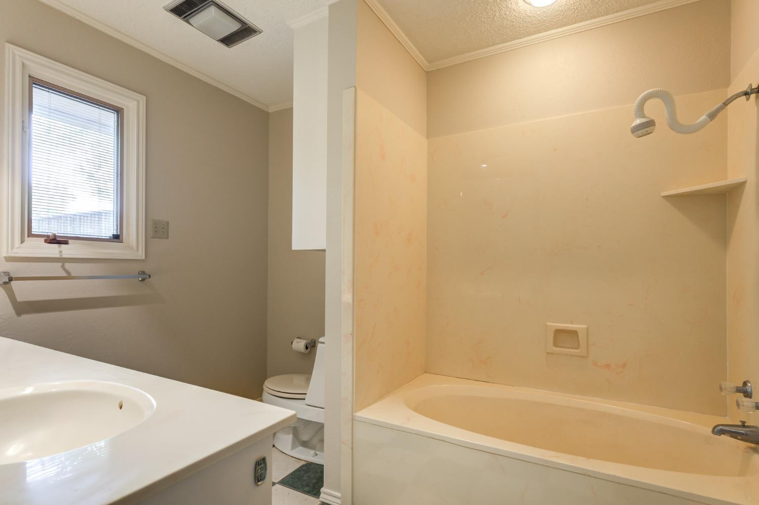 4002 88th Place Lubbock, TX 79423 - Photo 38 of 50 Second Guest Bedroom with Private Bath