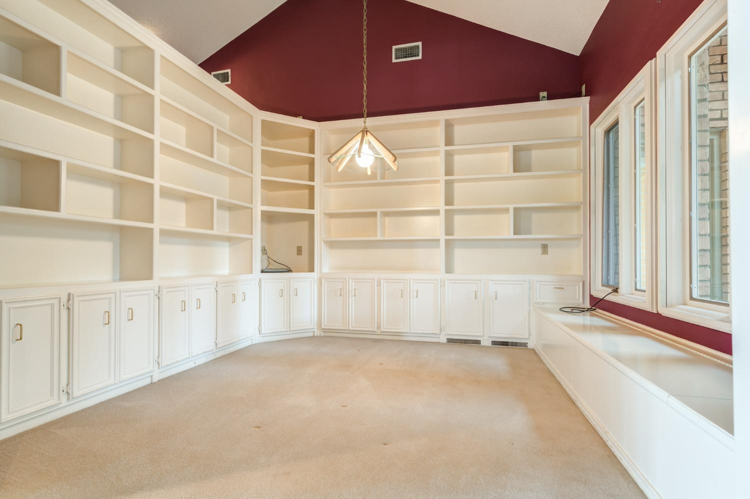 4002 88th Place Lubbock, TX 79423 - Photo 40 of 50 Second Living Area