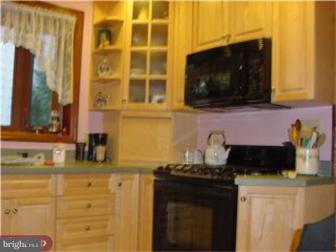 318 Heulings Avenue Riverside, NJ 08075 - Photo 2 of 6