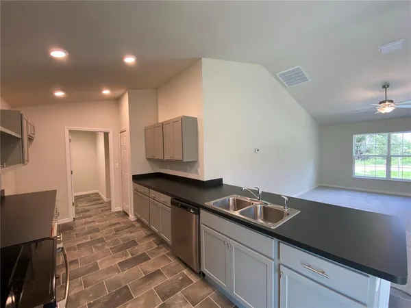 $1,750 | 8180 North Wakefield Drive, Citrus Springs, FL 34434