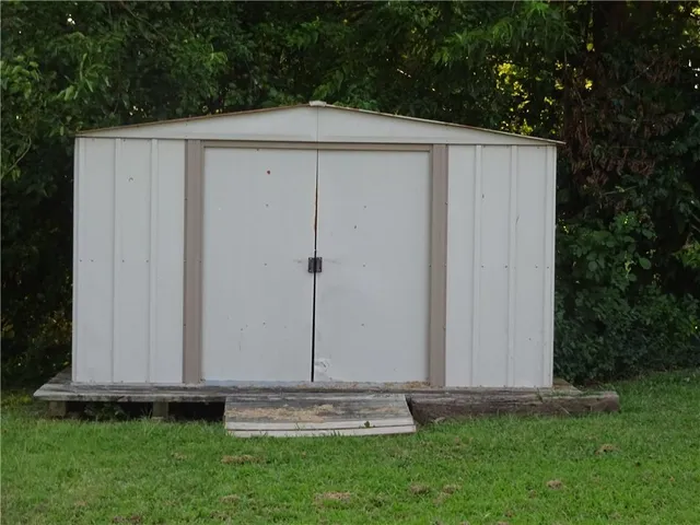 $184,000 | 619 West Oak Street, Independence, KS 67301