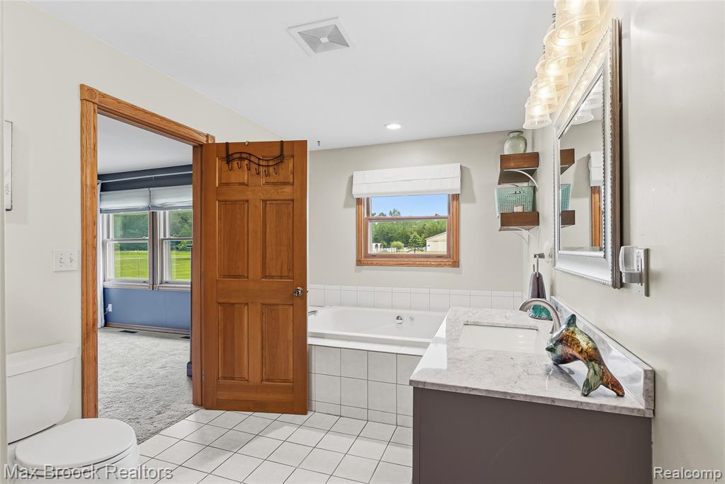 2566 North 5 Mile Road Midland, MI 48642 - Photo 21 of 60
