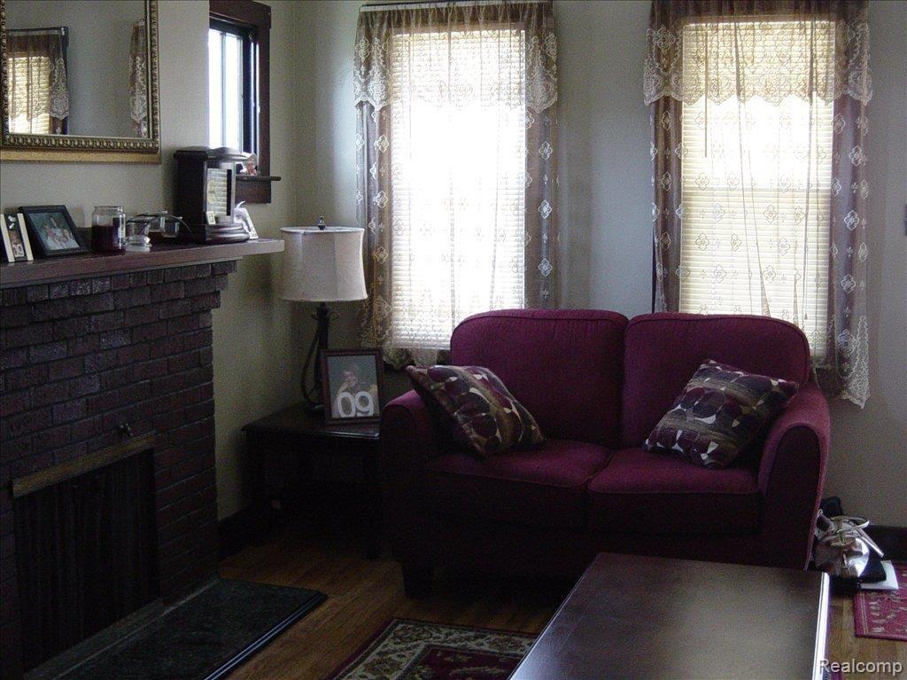 18316 Reed Street Melvindale, MI 48122 - Photo 11 of 20 18316 REED 016