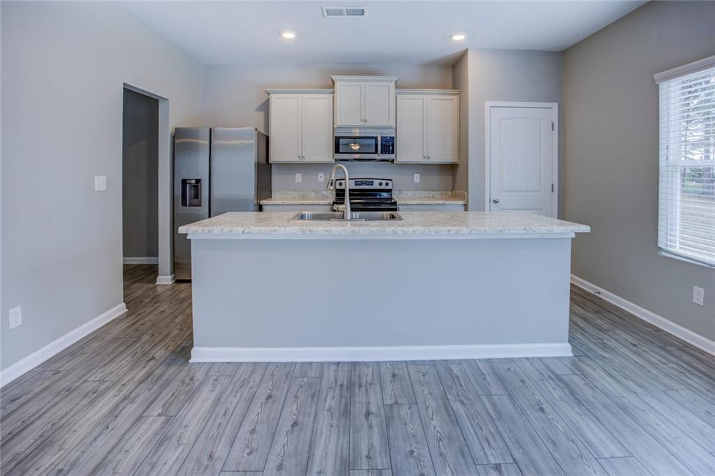 2502 Fraggle Roc Conyers, GA 30012 - Photo 11 of 33