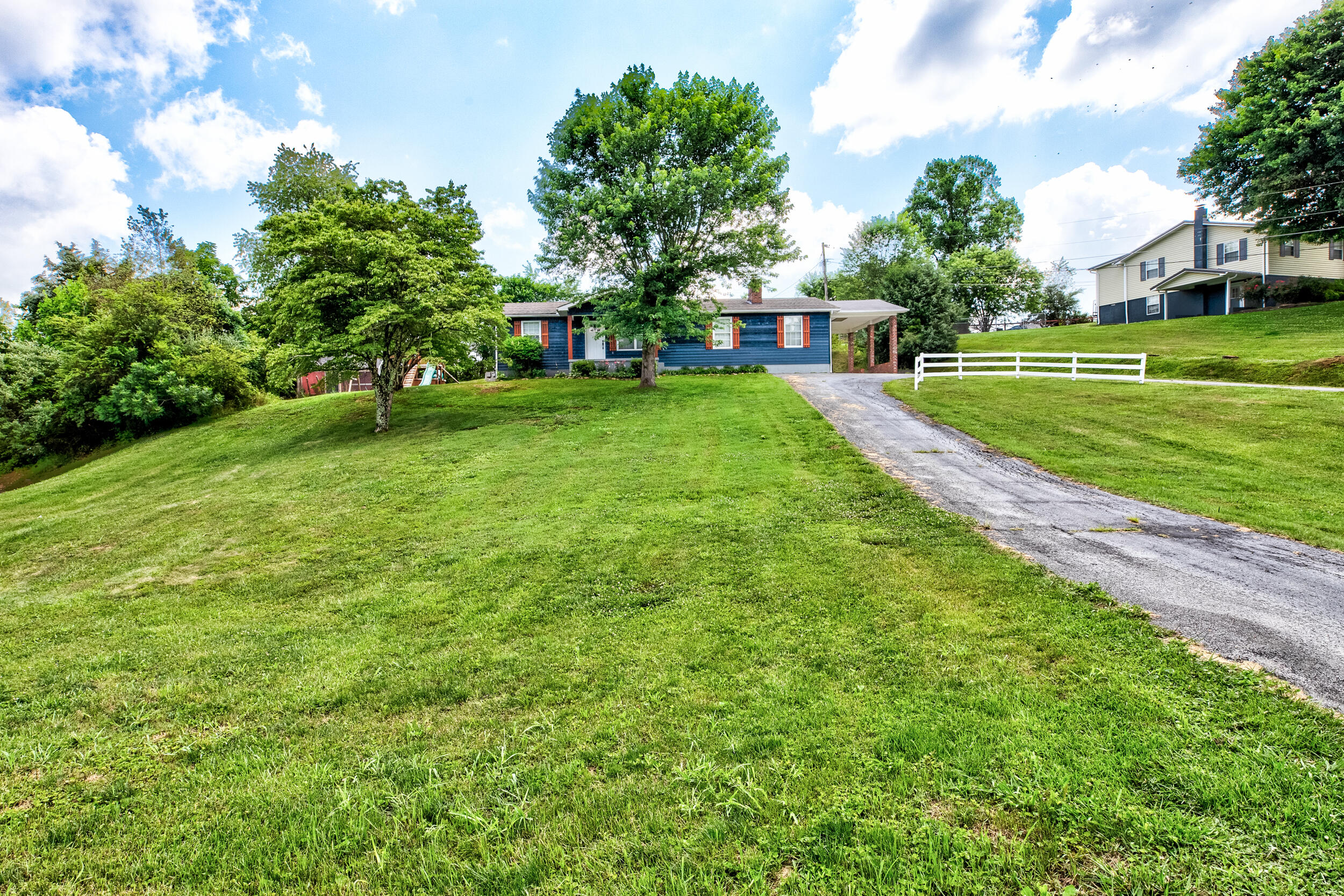 131 Rising Lane La Follette, TN 37766 - Photo 2 of 25 Wonderful lawn