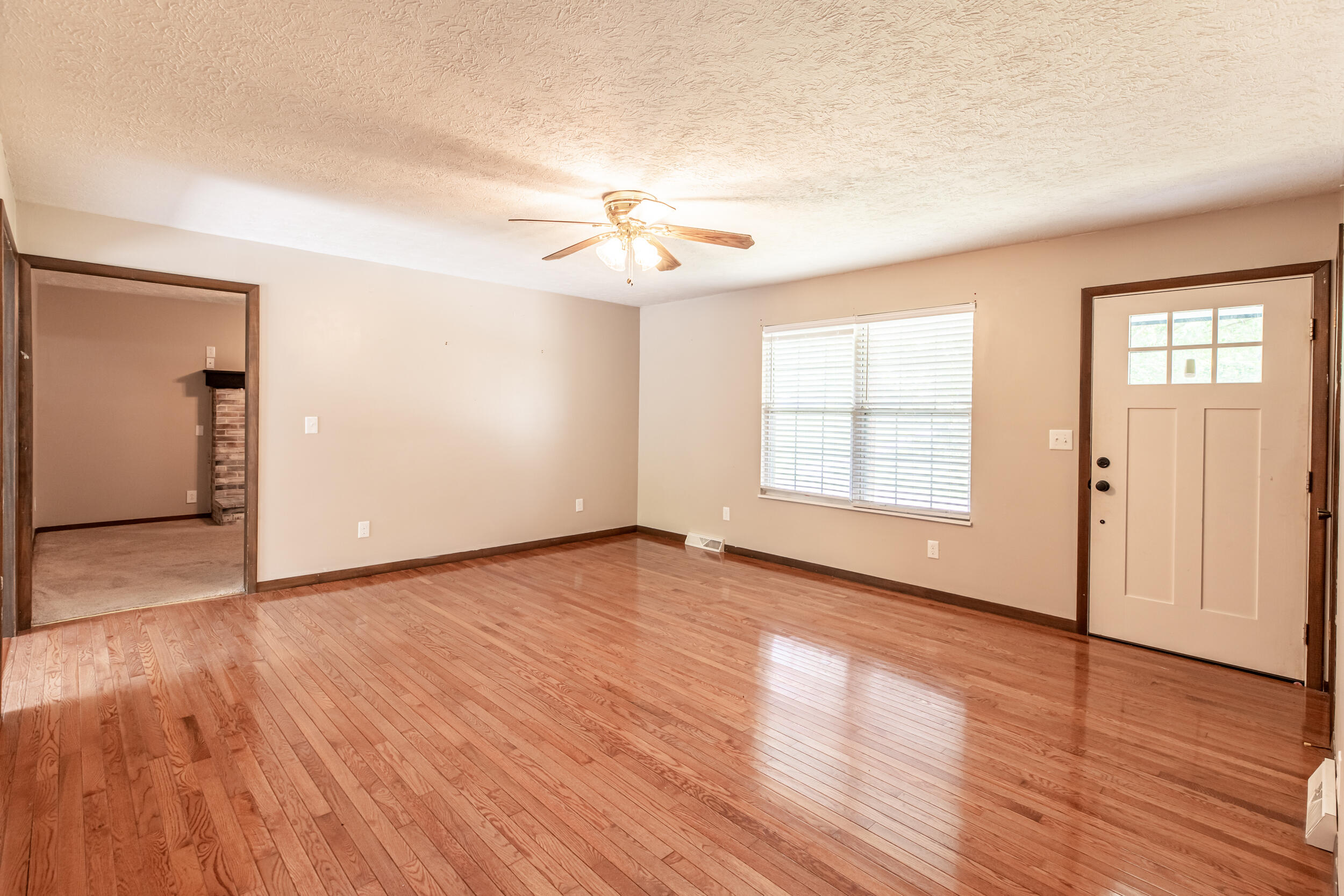 131 Rising Lane La Follette, TN 37766 - Photo 11 of 25 Living room