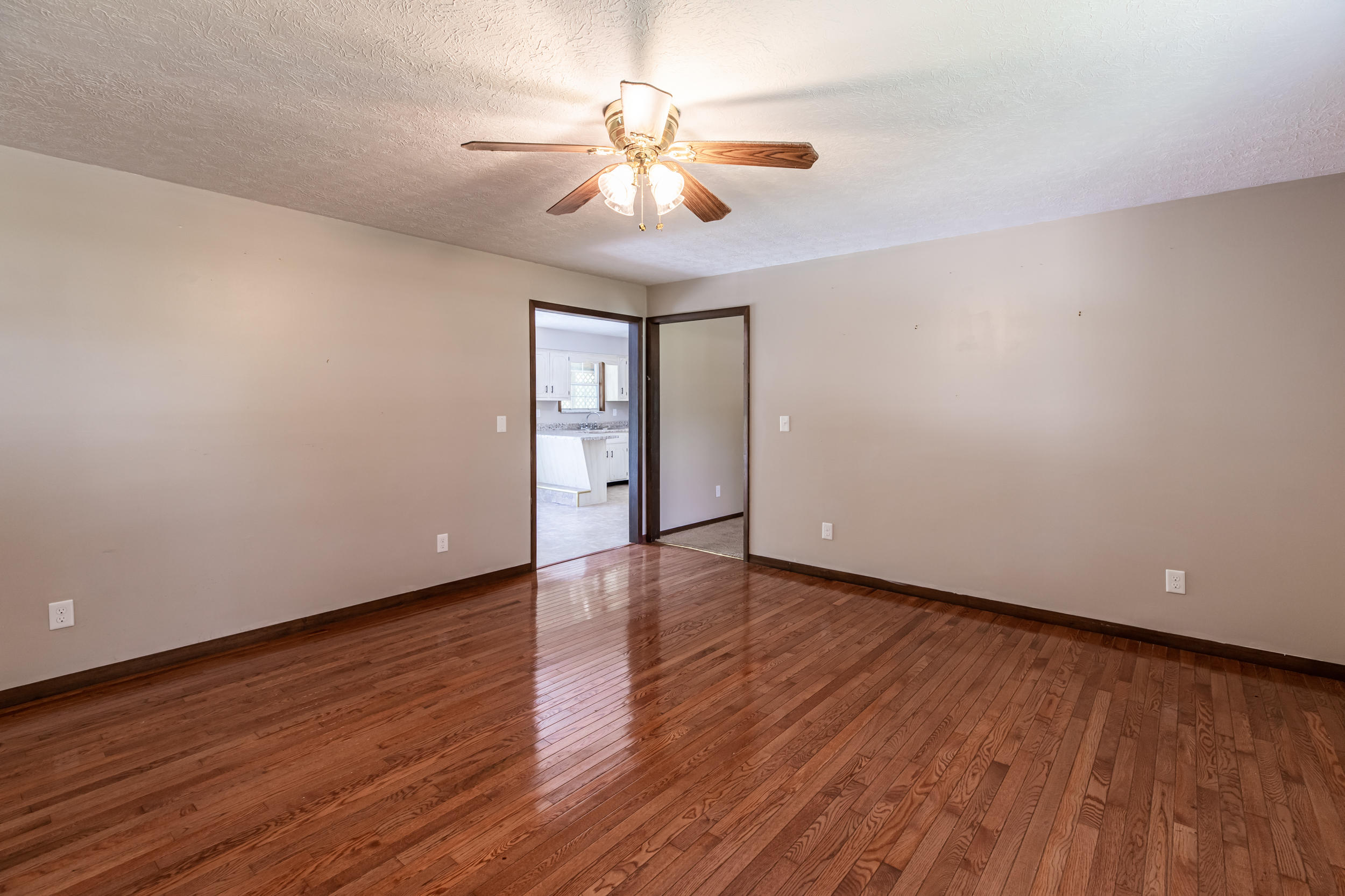 131 Rising Lane La Follette, TN 37766 - Photo 12 of 25 Living room
