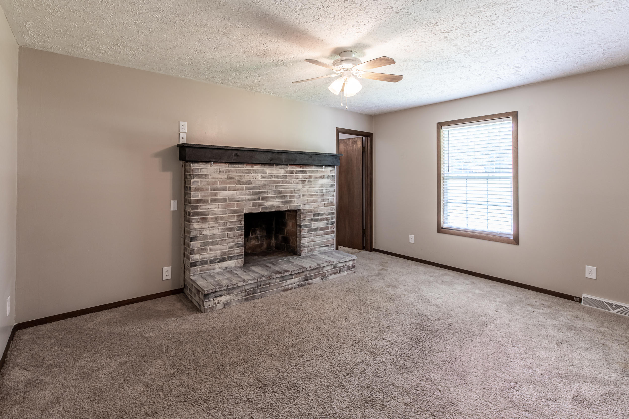 131 Rising Lane La Follette, TN 37766 - Photo 14 of 25 Den