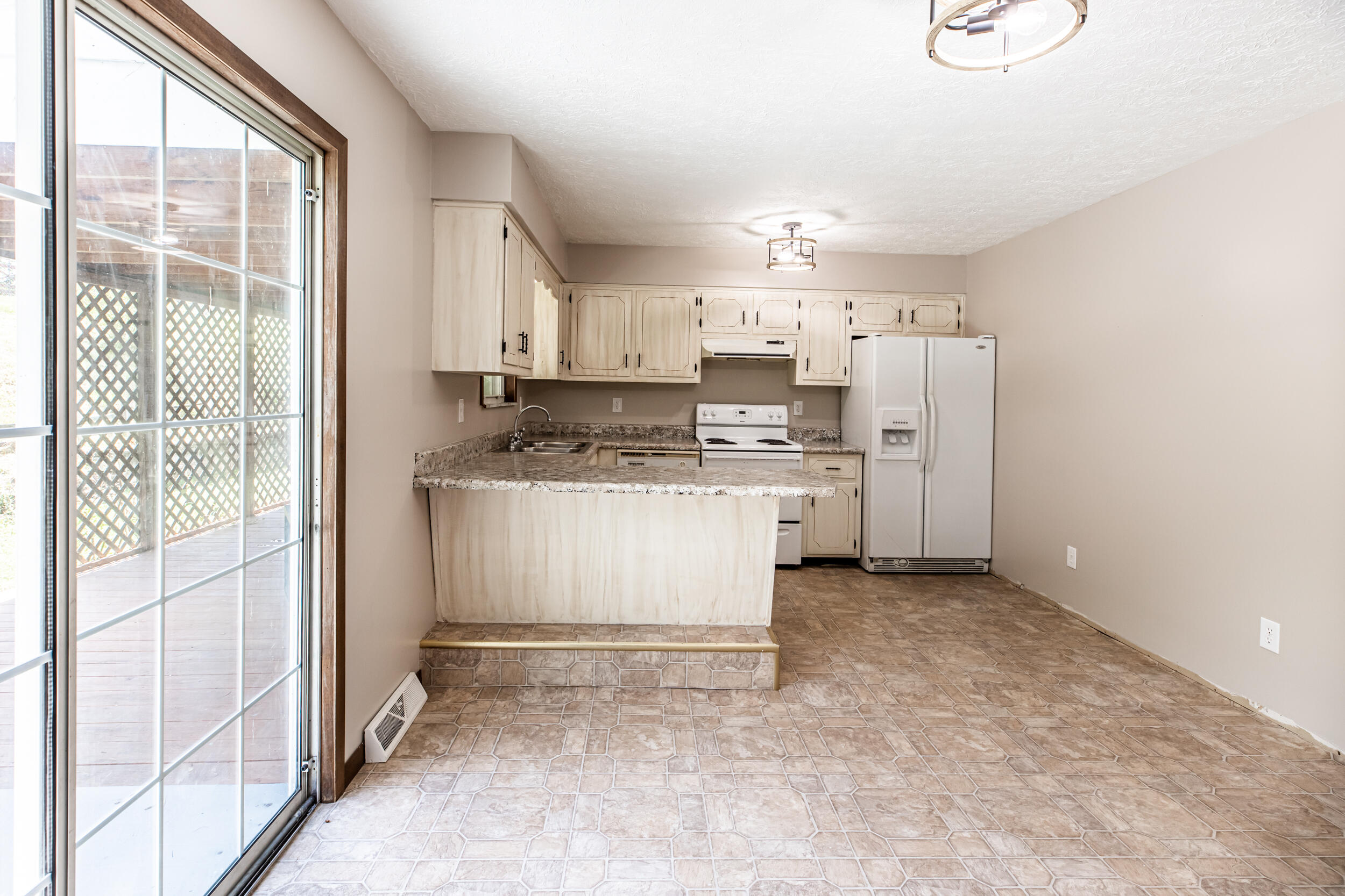 131 Rising Lane La Follette, TN 37766 - Photo 21 of 25 Kitchen