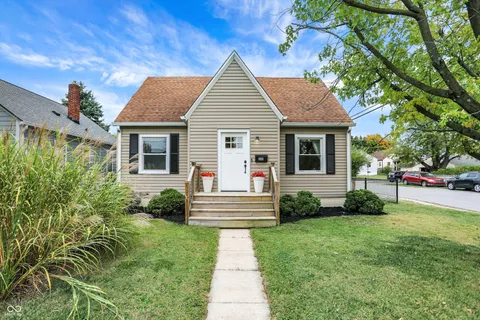 $279,900 | 301 North 17th Avenue, Beech Grove, IN 46107