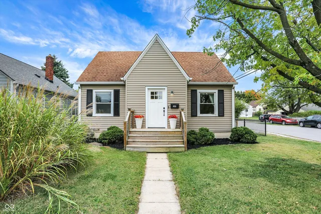 $279,900 | 301 North 17th Avenue, Beech Grove, IN 46107