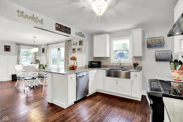 $279,900 | 301 North 17th Avenue, Beech Grove, IN 46107