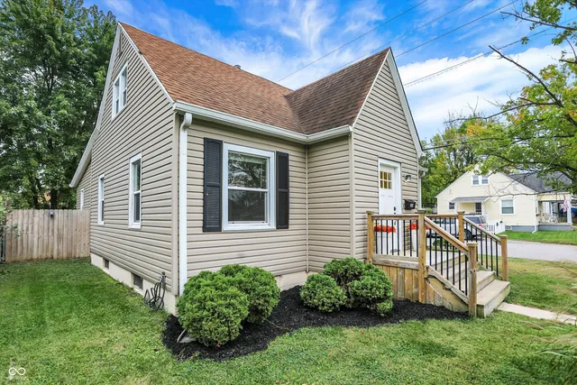 $279,900 | 301 North 17th Avenue, Beech Grove, IN 46107