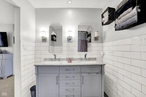 $279,900 | 301 North 17th Avenue, Beech Grove, IN 46107