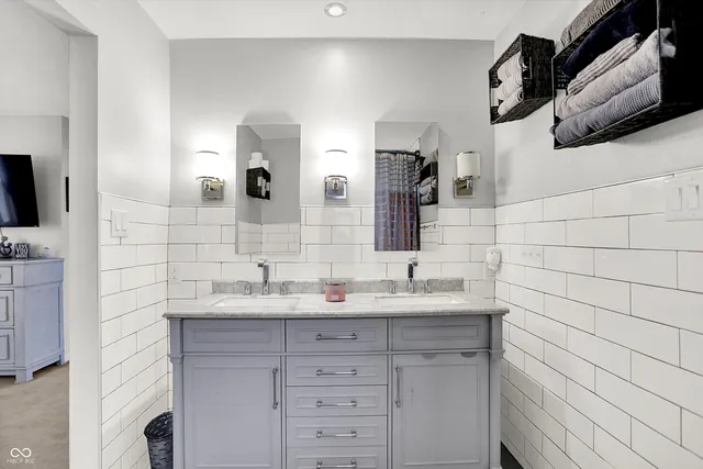 $279,900 | 301 North 17th Avenue, Beech Grove, IN 46107