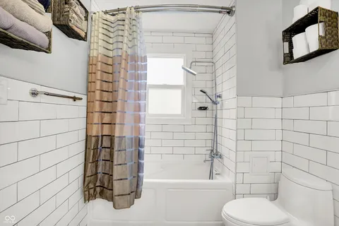 $279,900 | 301 North 17th Avenue, Beech Grove, IN 46107