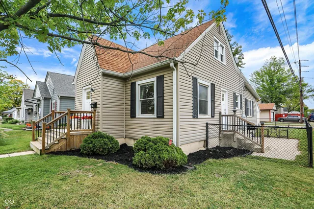 $279,900 | 301 North 17th Avenue, Beech Grove, IN 46107