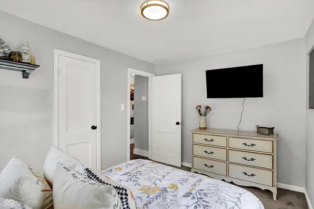 $279,900 | 301 North 17th Avenue, Beech Grove, IN 46107