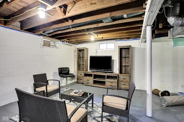 $279,900 | 301 North 17th Avenue, Beech Grove, IN 46107