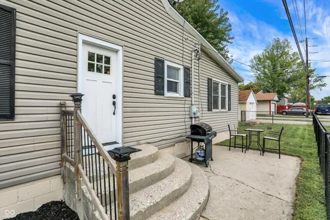 $279,900 | 301 North 17th Avenue, Beech Grove, IN 46107