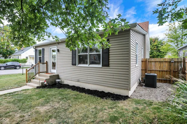 $279,900 | 301 North 17th Avenue, Beech Grove, IN 46107
