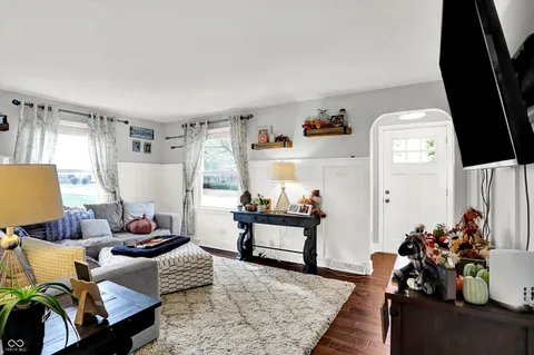 $279,900 | 301 North 17th Avenue, Beech Grove, IN 46107