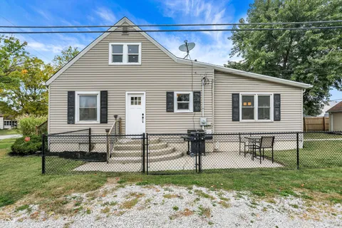 $279,900 | 301 North 17th Avenue, Beech Grove, IN 46107