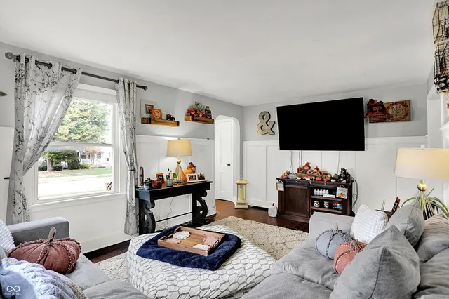 $279,900 | 301 North 17th Avenue, Beech Grove, IN 46107