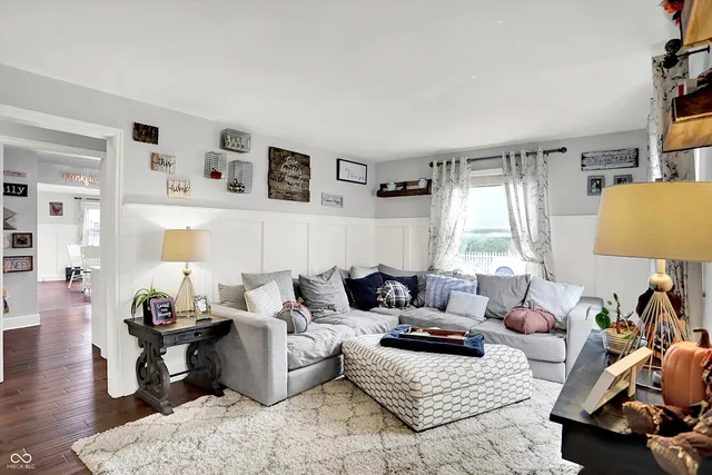 $279,900 | 301 North 17th Avenue, Beech Grove, IN 46107