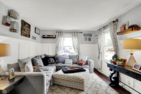 $279,900 | 301 North 17th Avenue, Beech Grove, IN 46107