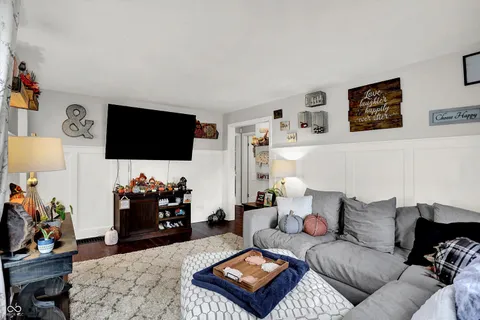 $279,900 | 301 North 17th Avenue, Beech Grove, IN 46107