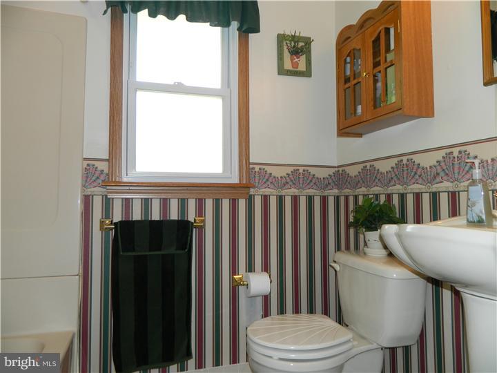 241 Harding Road Southampton, PA 18966 - Photo 14 of 25 Bathroom