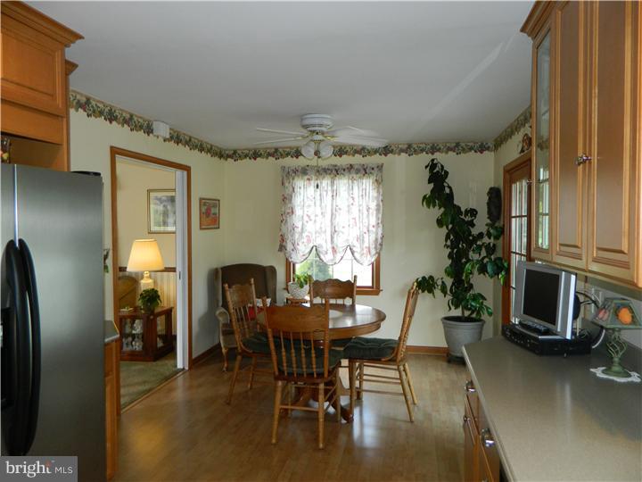 241 Harding Road Southampton, PA 18966 - Photo 9 of 25 Gallery Image 9