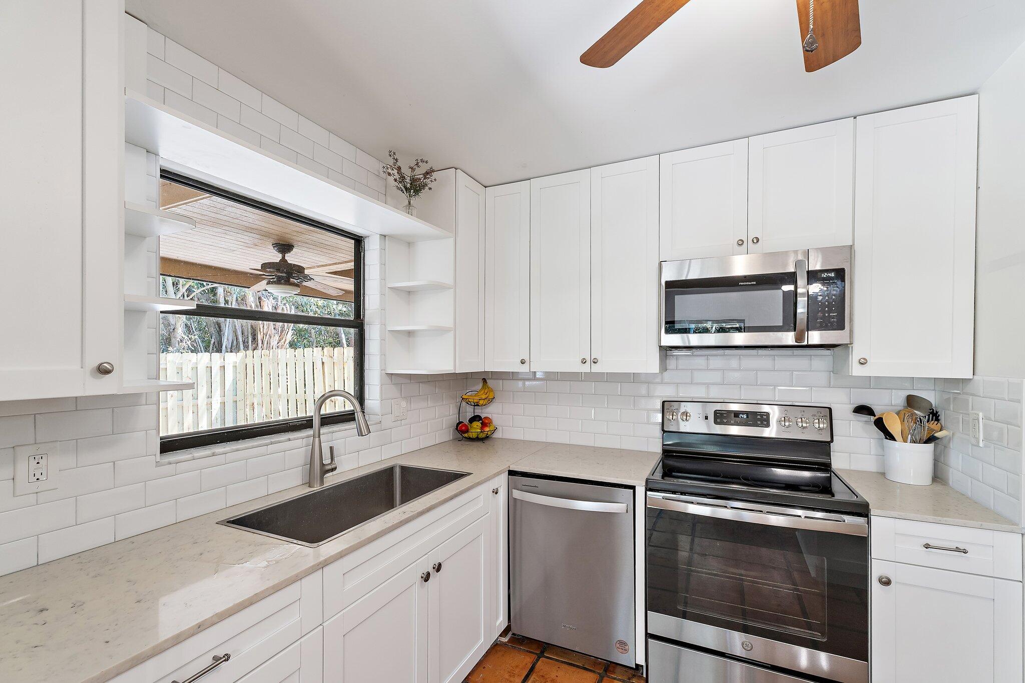 1007 Raintree Lane Palm Beach Gardens, FL 33410 - Photo 21 of 58 kitchen 6