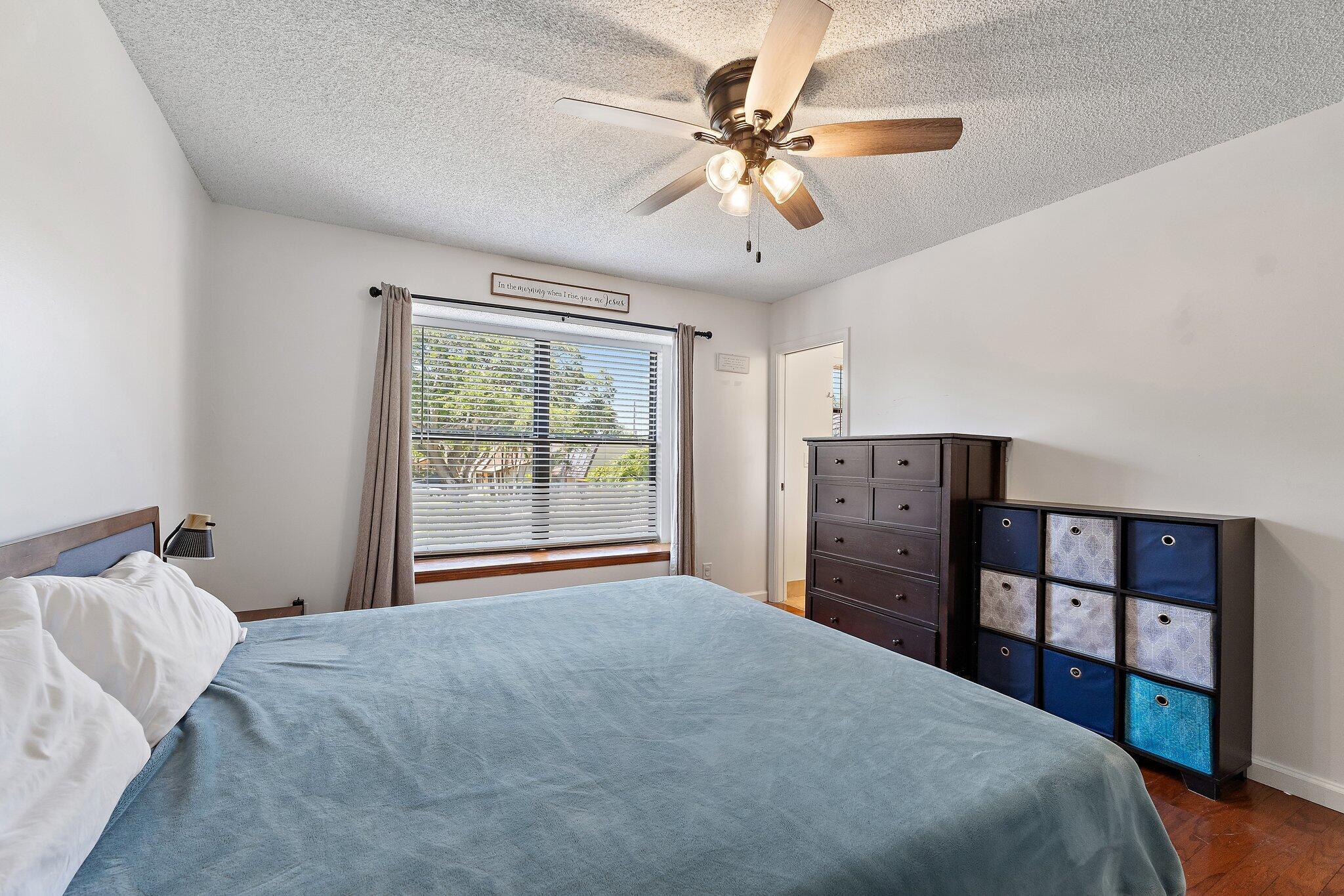 1007 Raintree Lane Palm Beach Gardens, FL 33410 - Photo 28 of 58 primary 2