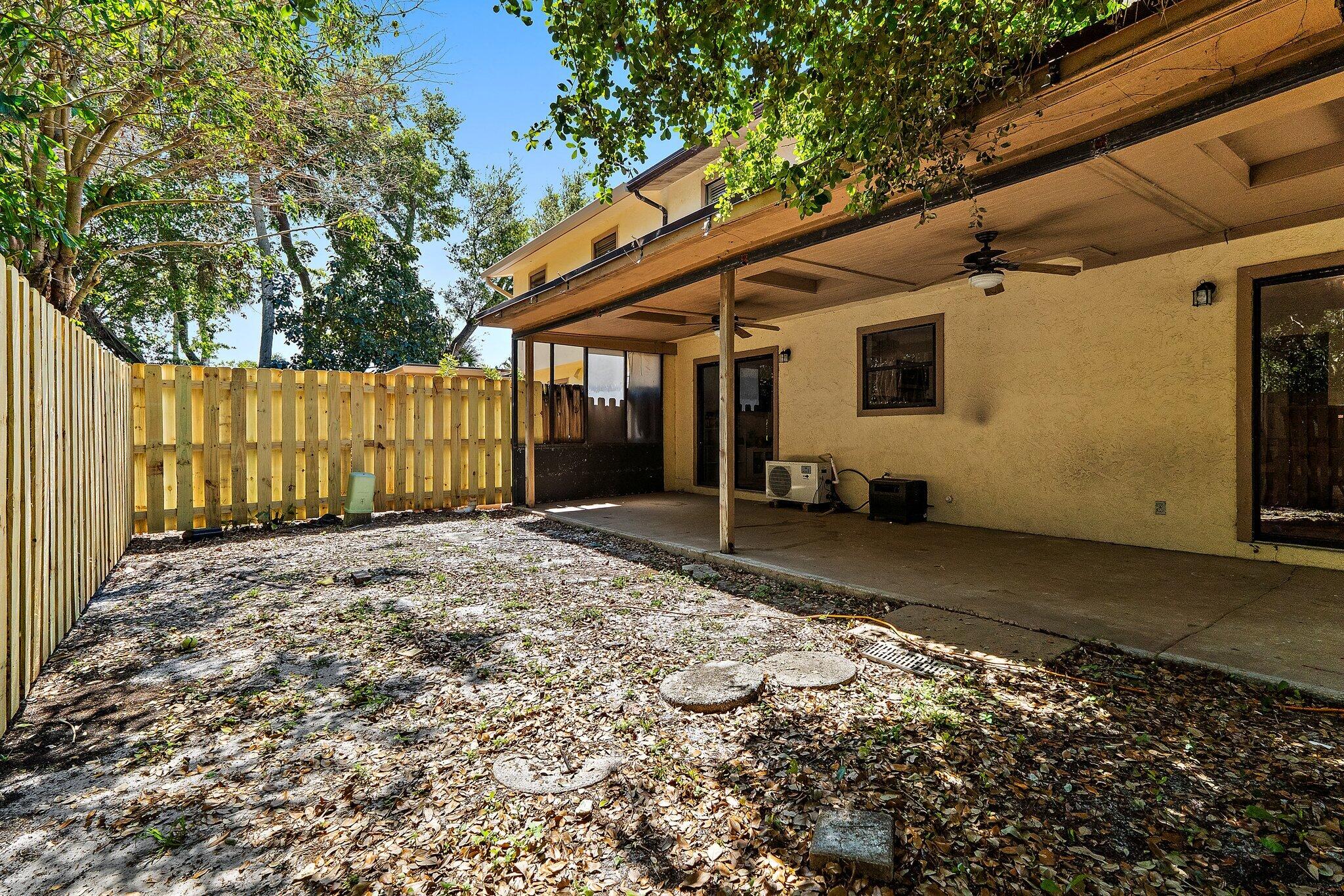 1007 Raintree Lane Palm Beach Gardens, FL 33410 - Photo 51 of 58 patio 4