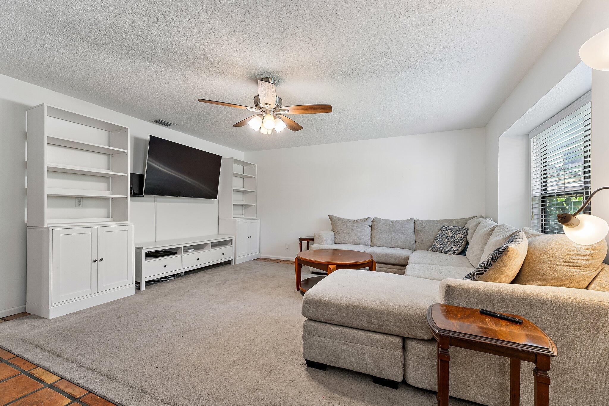 1007 Raintree Lane Palm Beach Gardens, FL 33410 - Photo 9 of 58 family 1