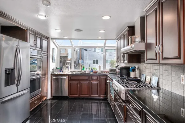 $2,499,000 | 867 Aubrey Court, Unit 1, Hermosa Beach, CA 90254