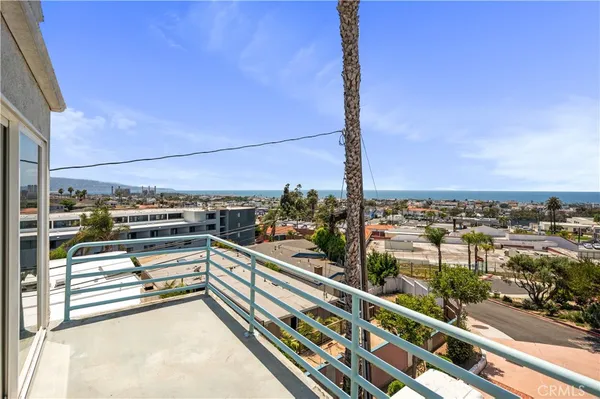 $2,499,000 | 867 Aubrey Court, Unit 1, Hermosa Beach, CA 90254