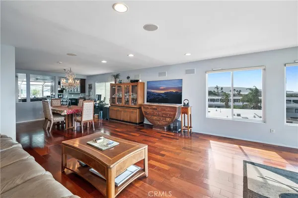 $2,499,000 | 867 Aubrey Court, Unit 1, Hermosa Beach, CA 90254